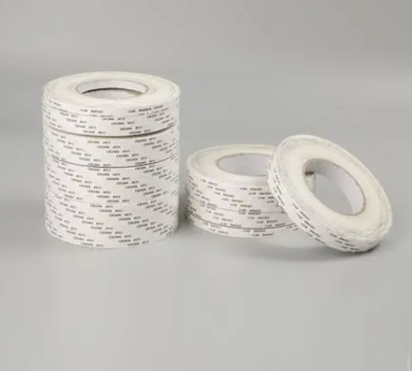Cách tháo băng hai mặt trên tường